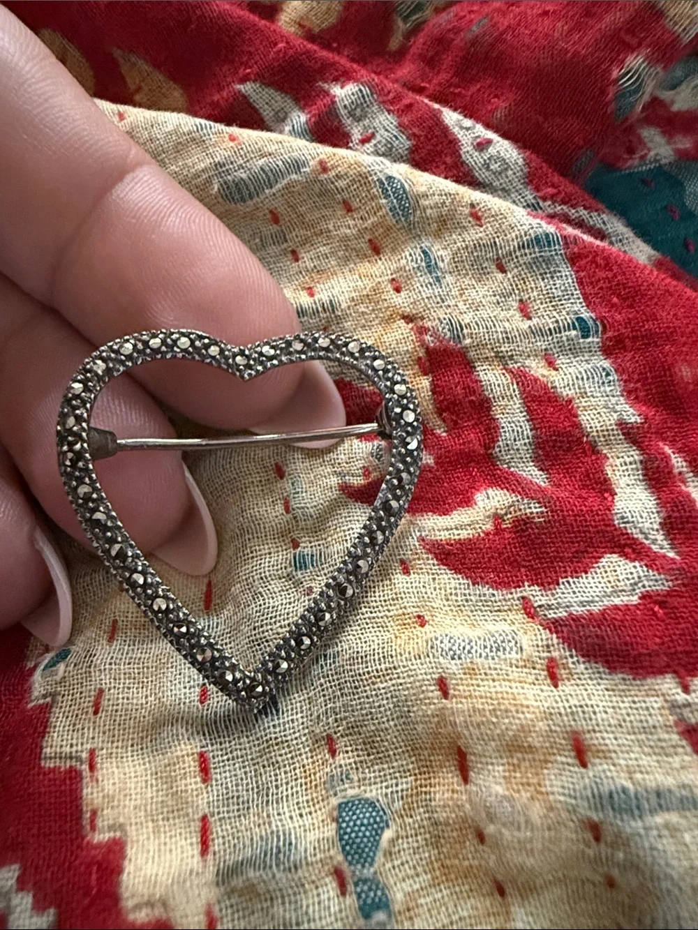 Sterling 925 Silver Heart Brooch with Sparkling Accents